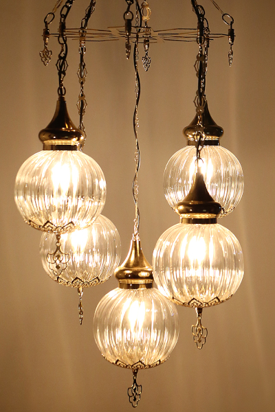 Stylish Gold Edition Chandelier with 5 Special Pyrex Glasses